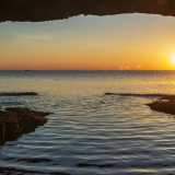 E ci basta un attimo per ritornare indietro di cinquecento anni, quando la splendida Regina ammirava il sole alzarsi dal mare assieme al suo amatissimo marchese
